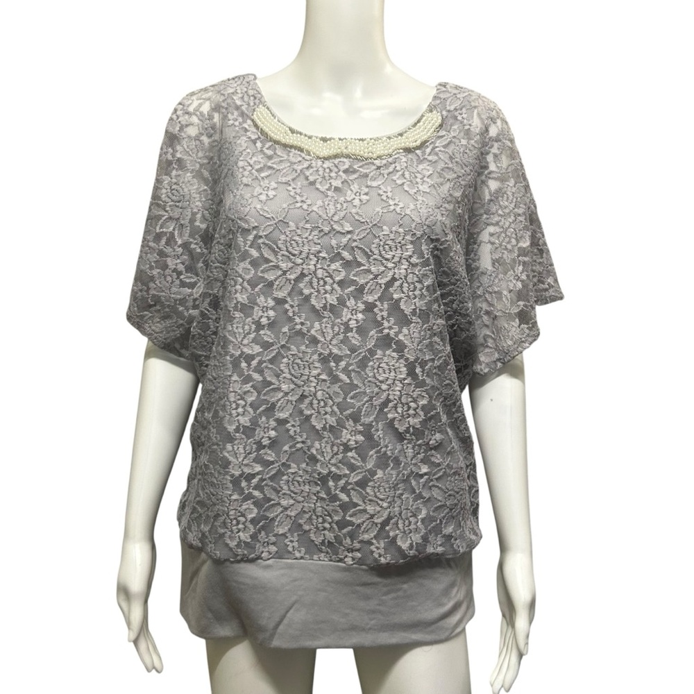 Maurices Applied Pearly Beaded Neckline Gray Lace Classic Blouse Size M